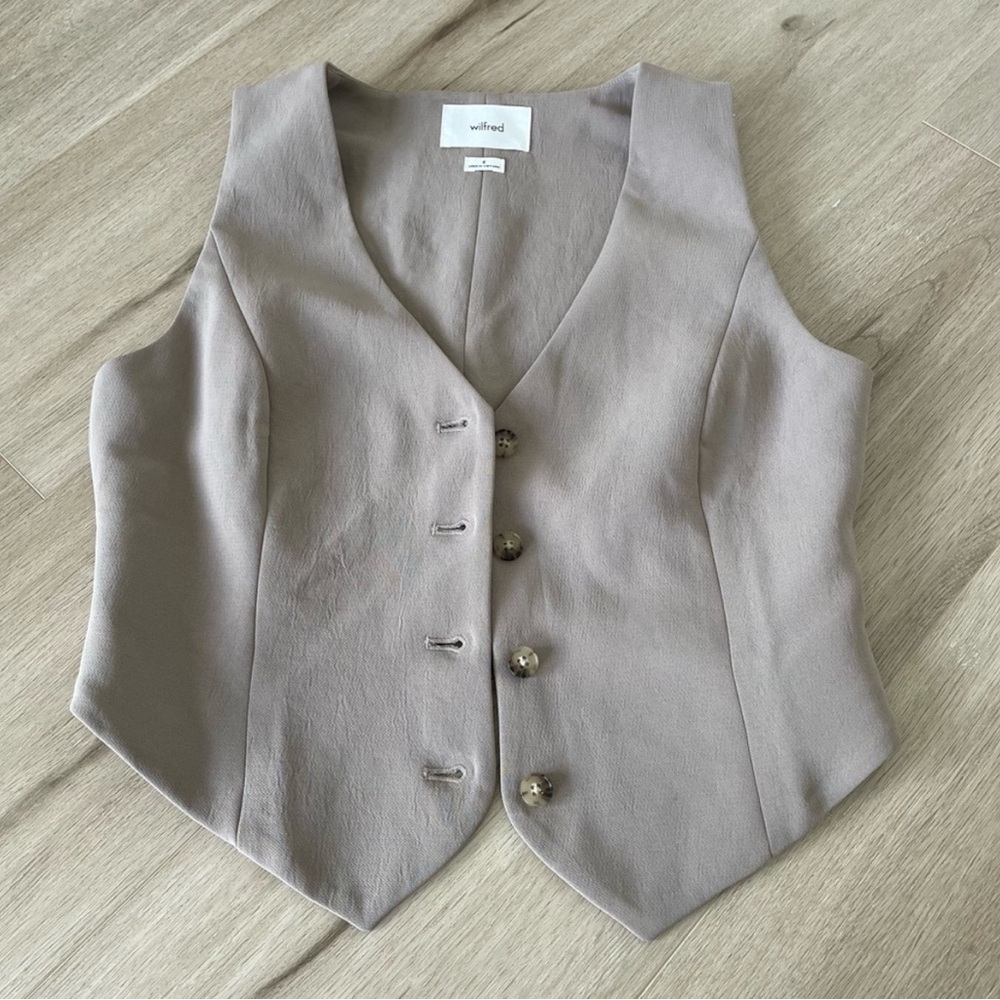 ❌SOLD❌Aritzia Wilfred Pacino Vest Crepette in Nomad Taupe Size 4 - Picture 2 of 4